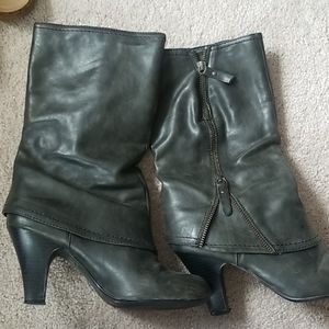 Heeled boots